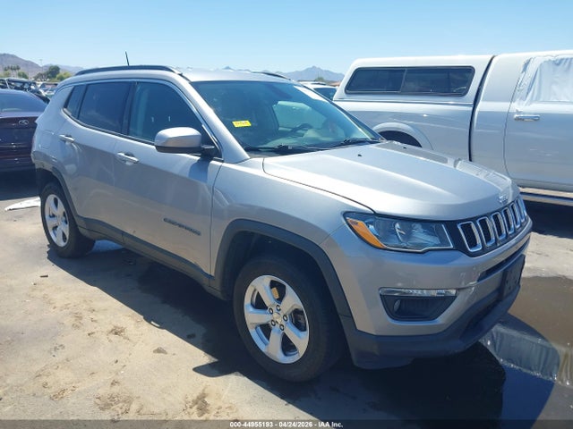 Salvage Jeep Compass Image