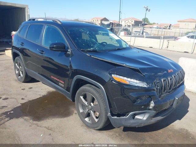 Salvage Jeep Cherokee Image