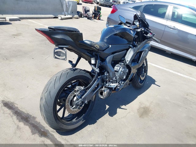 Yamaha Yzfr7