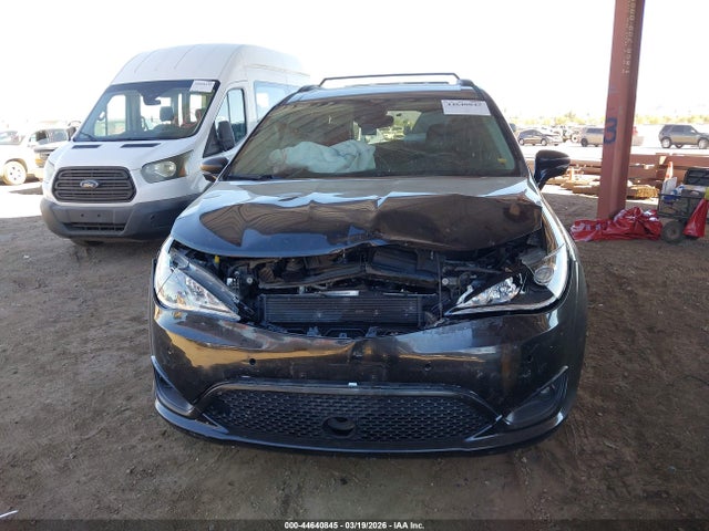 Chrysler Pacifica Limited