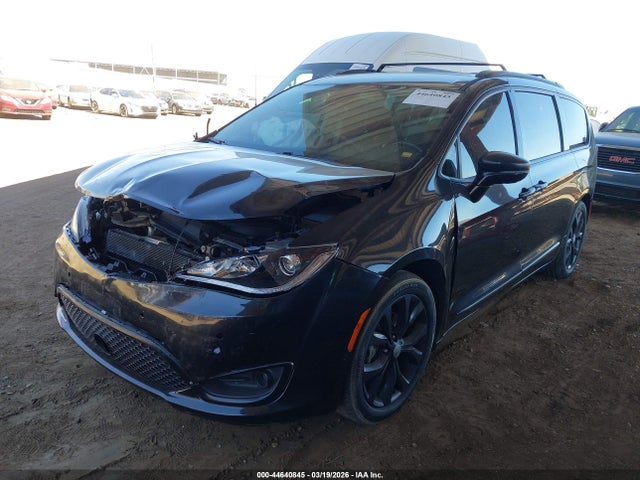 Chrysler Pacifica Limited
