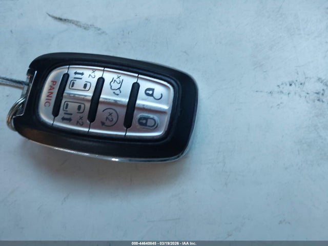 Chrysler Pacifica Limited