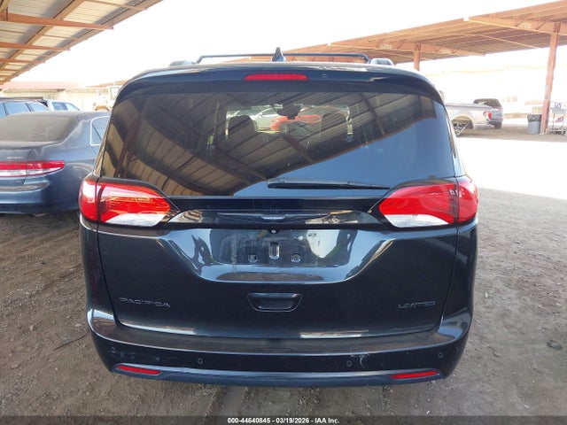 Chrysler Pacifica Limited