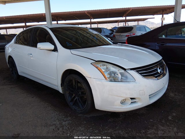 Salvage Nissan Altima Image