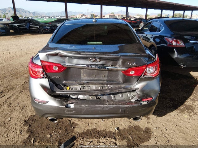 INFINITI Q50 Premium
