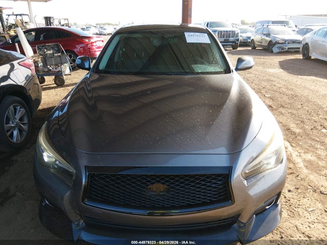 INFINITI Q50 Premium