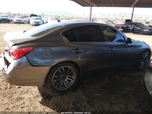 INFINITI Q50 Premium