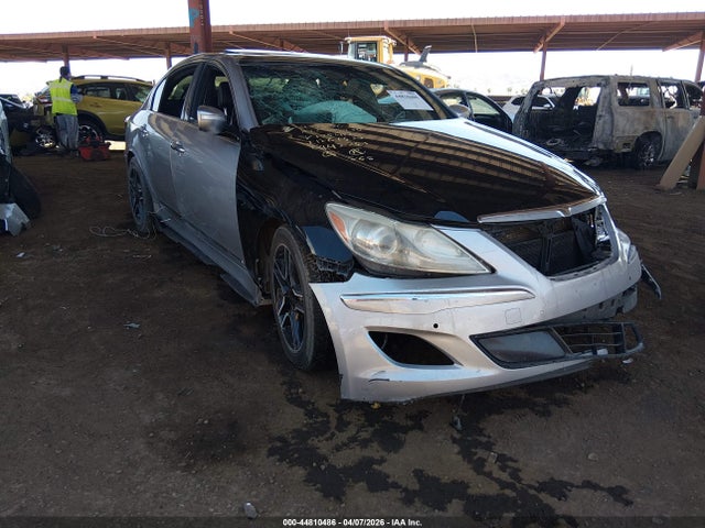 Salvage Hyundai Genesis Image