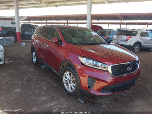 Salvage Kia Sorento Image