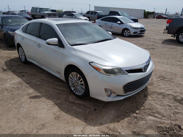 Salvage Toyota Avalon Hybrid Image