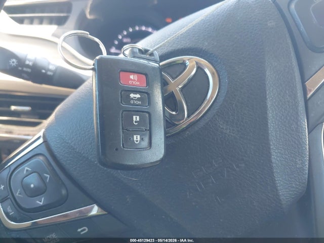 Toyota Avalon Hybrid Limited