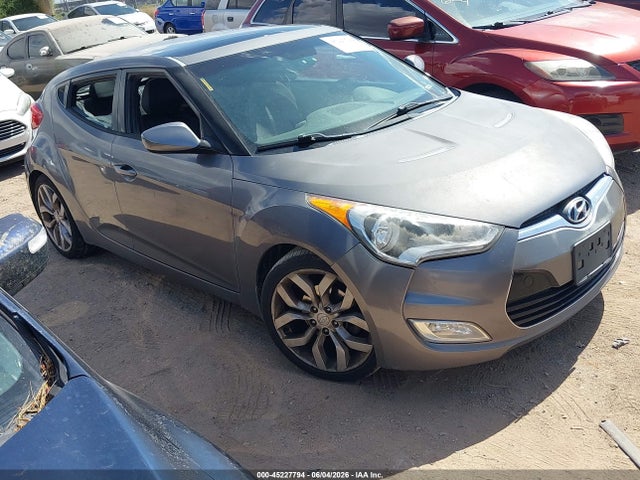 Salvage Hyundai VELOSTER Image