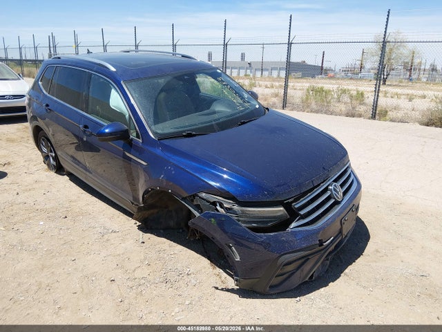 Salvage Volkswagen Tiguan Image