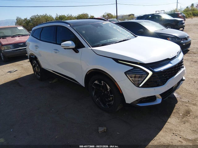 Salvage Kia Sportage Image