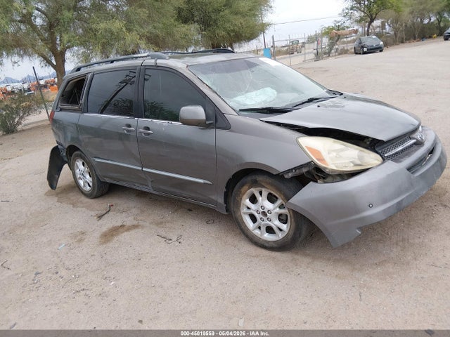 Salvage Toyota Sienna Image