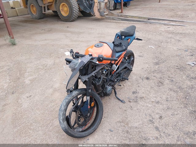 Salvage KTM 390 Image