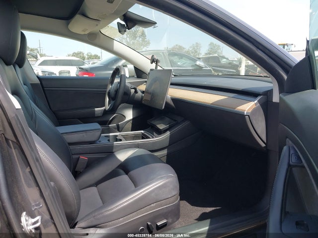 Tesla Model 3 Standard Range Plus Rear-wheel Drive