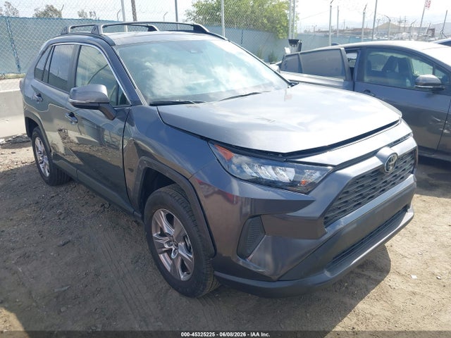Salvage Toyota RAV4 Image
