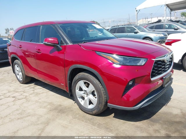 Salvage Toyota Highlander Image