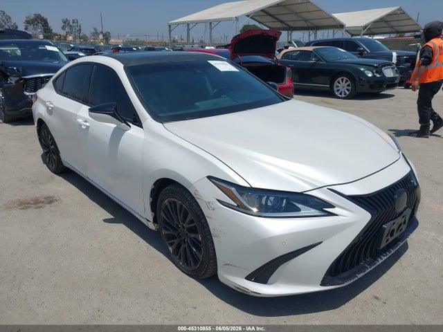 Salvage Lexus Es Image