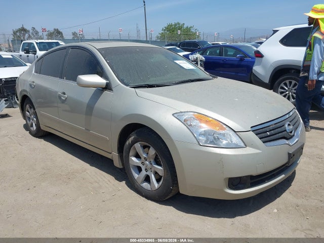 Salvage Nissan Altima Image