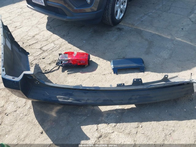 Chevrolet Suburban 2wd Ls