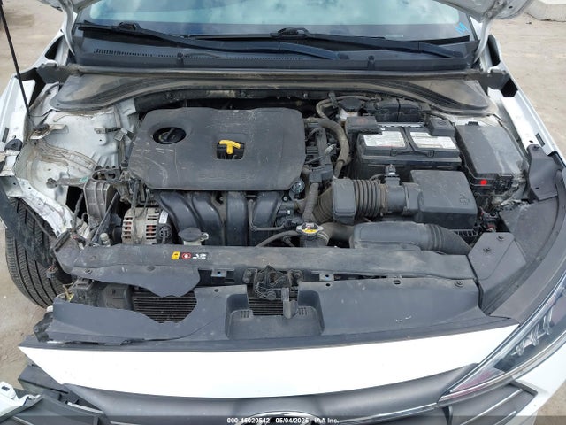 Hyundai ELANTRA Sel
