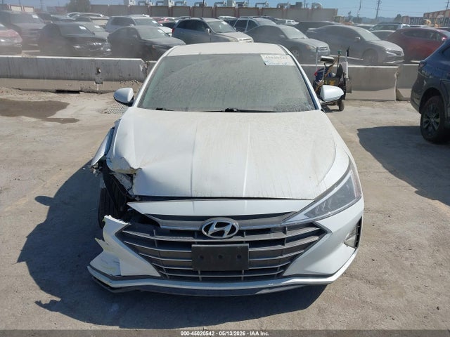 Hyundai ELANTRA Sel
