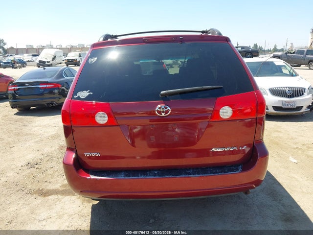Toyota Sienna Le