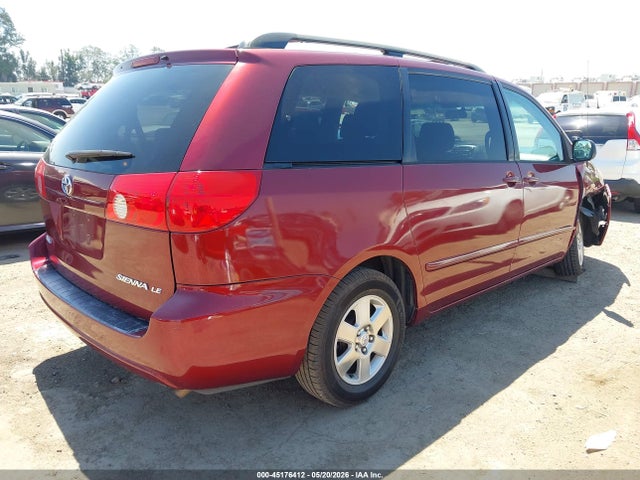 Toyota Sienna Le