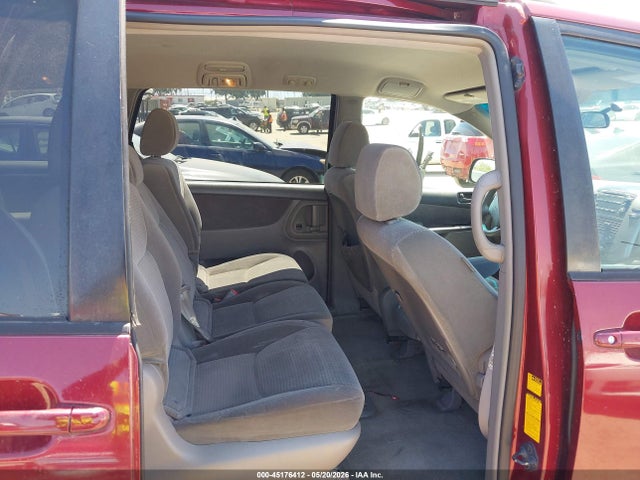 Toyota Sienna Le