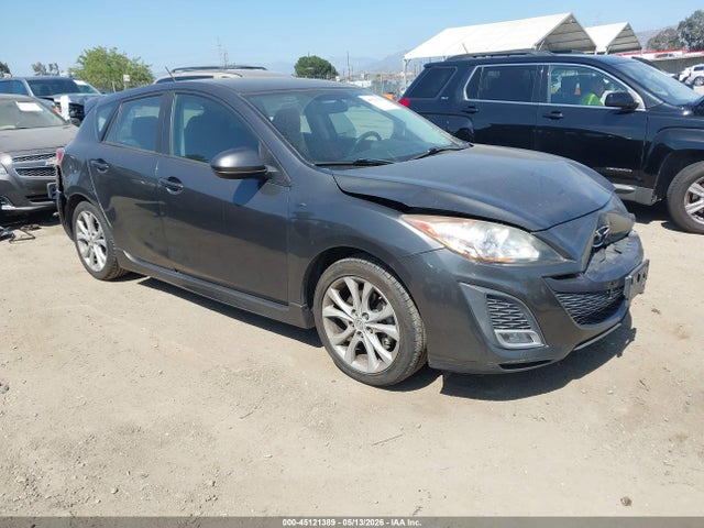 Salvage Mazda Mazda3 Image