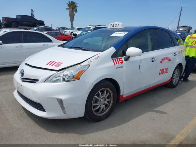 Toyota Prius v Two