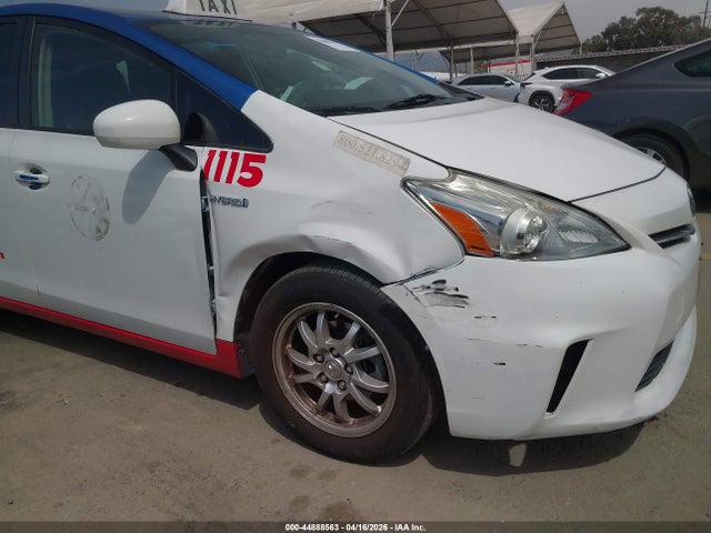 Toyota Prius v Two