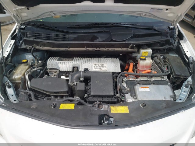 Toyota Prius v Two