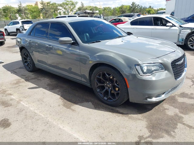 Salvage Chrysler 300 Image