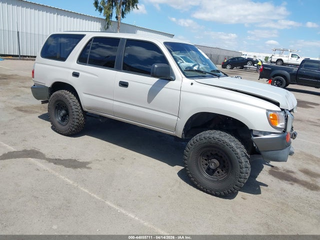 Salvage Toyota 4Runner Image