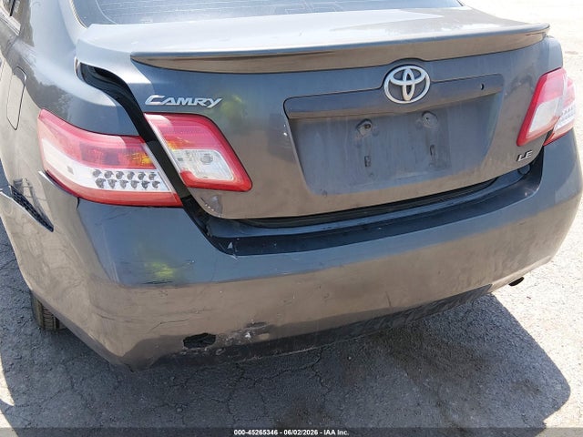 Toyota Camry Le