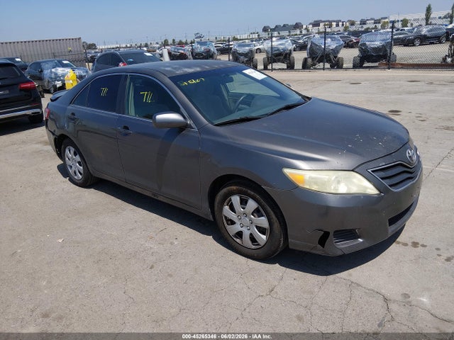 Salvage Toyota Camry Image
