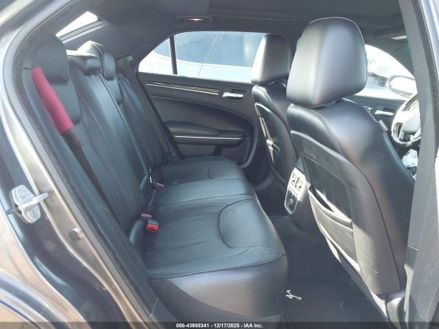 Chrysler 300c Awd