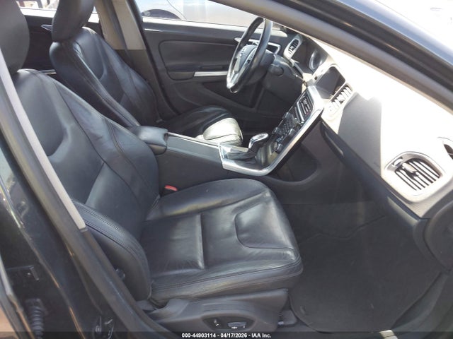 Volvo S60 T5 Platinum