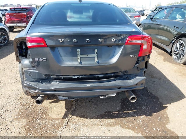 Volvo S60 T5 Platinum