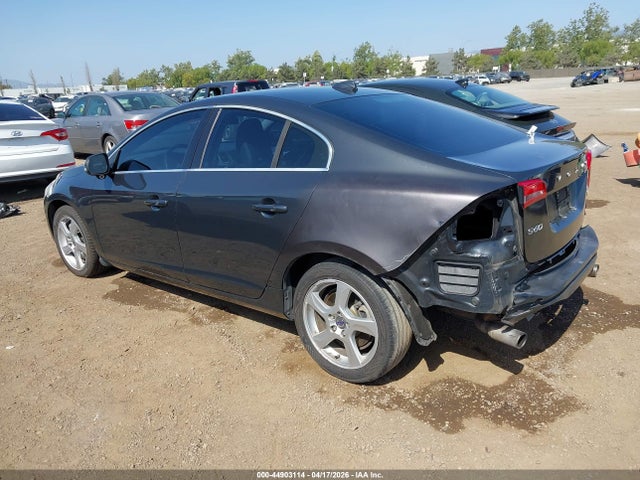 Volvo S60 T5 Platinum
