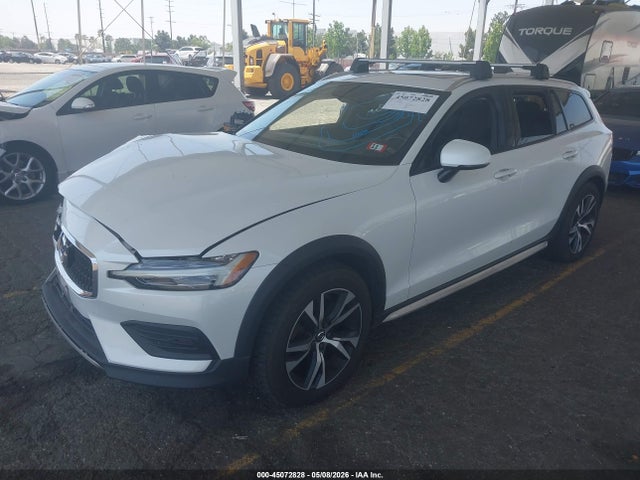 Volvo V60 Cross Country T5