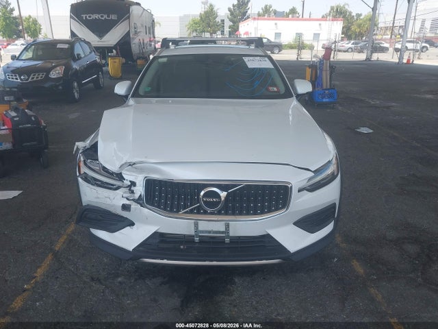 Volvo V60 Cross Country T5