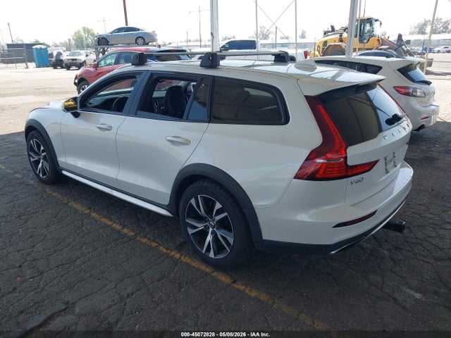 Volvo V60 Cross Country T5
