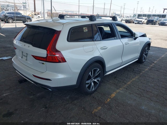 Volvo V60 Cross Country T5