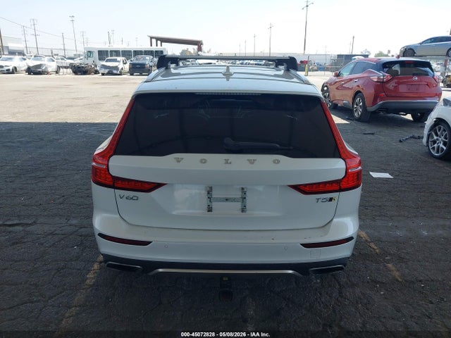 Volvo V60 Cross Country T5