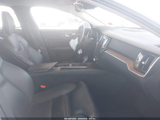 Volvo V60 Cross Country T5