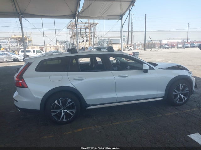 Volvo V60 Cross Country T5